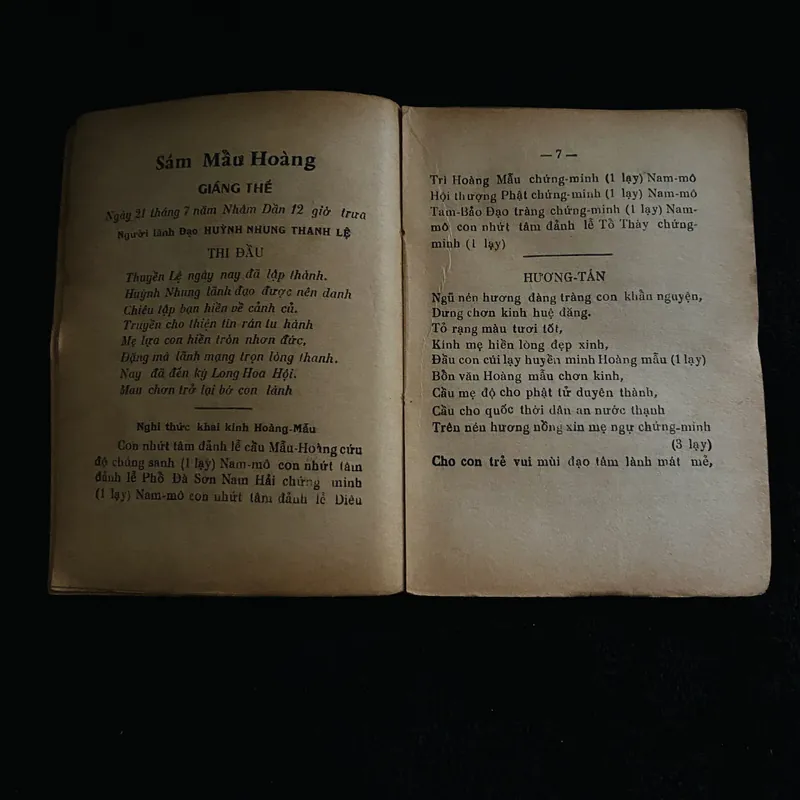 Kinh khuyên đời tu niệm  731848