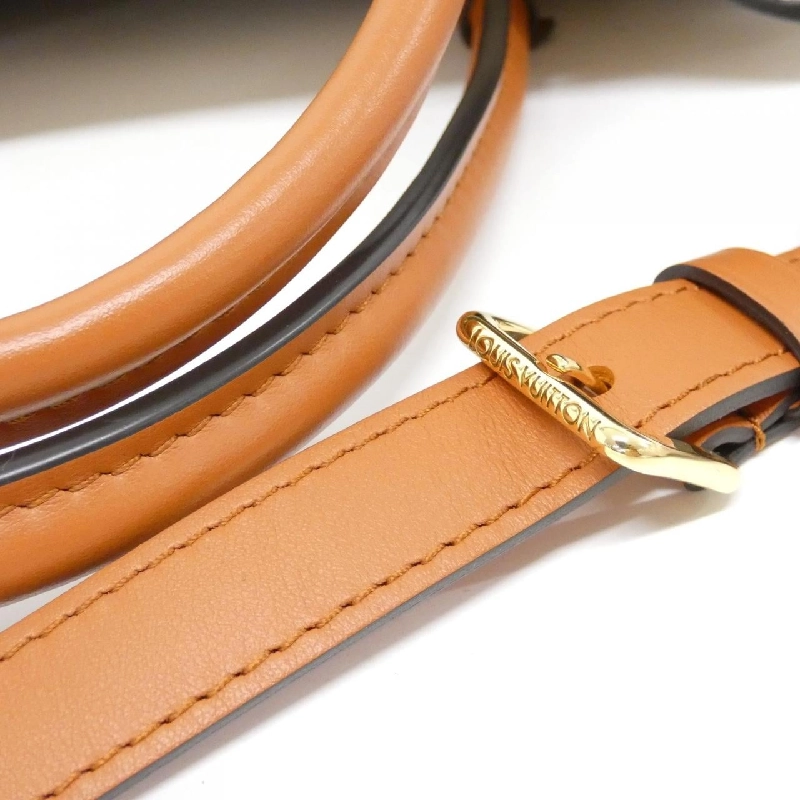 Túi Louis Vuitton On My Side MM M53825 617229