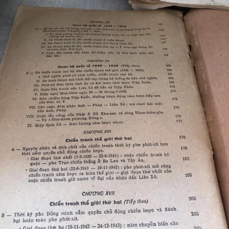 Lịch sử thế giới hiện đại quyển 1 tập 2 1001020
