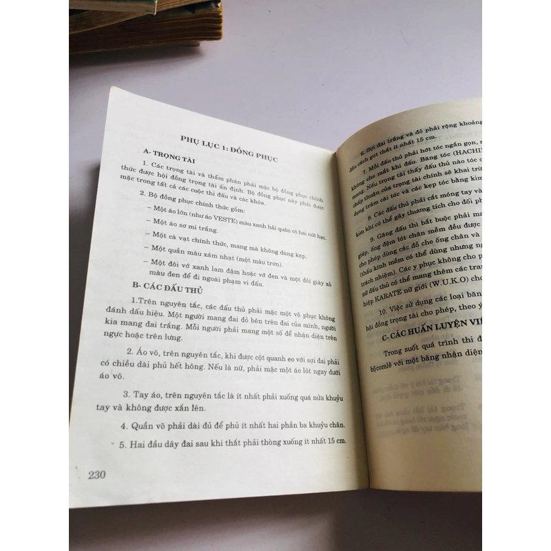 📚 SÁCH VỀ KARATE  🥋 542434