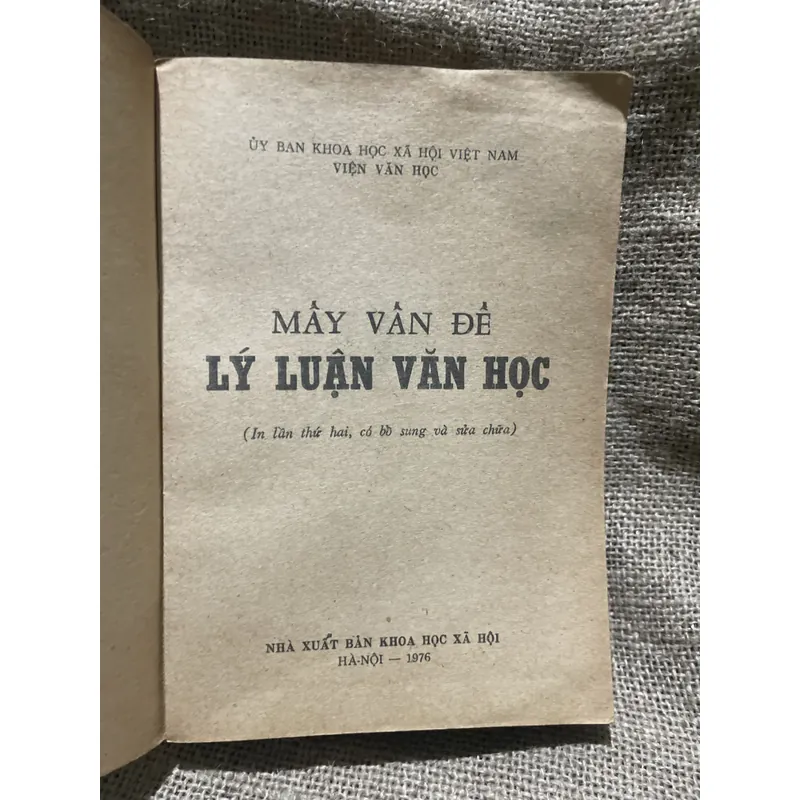 Mấy vấn đề lý luận văn học - 1976  711868
