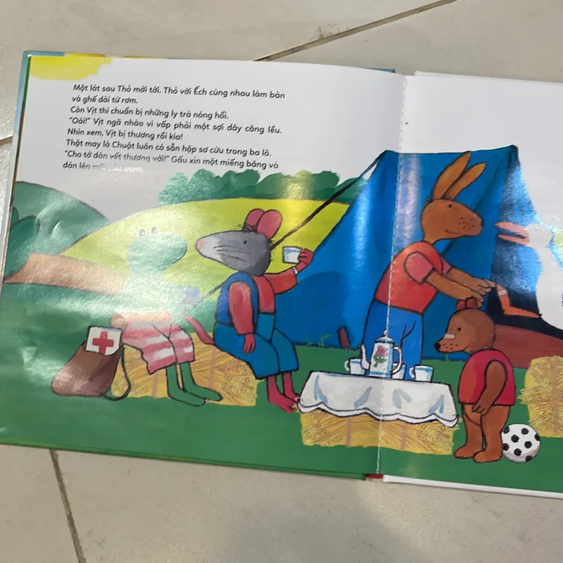 Ếch con đi cắm trại - hộp háo hức - max velthuijs 1027530