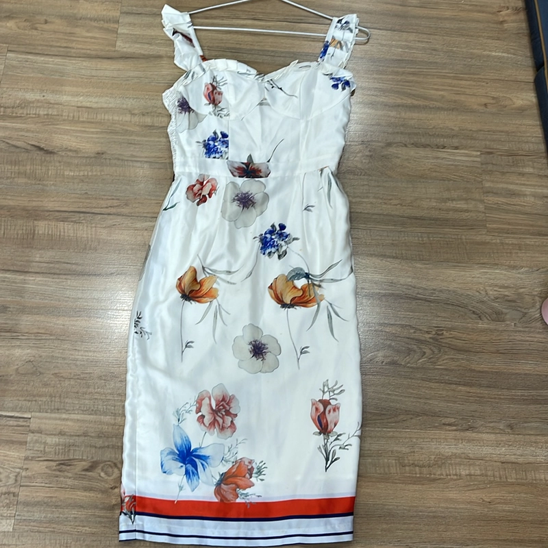 Váy hoạ tiết sắc nét, sz S 45-48kg. Dáng ôm rất đẹp 506118