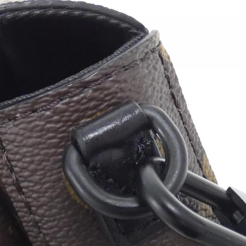 Túi đeo vai Louis Vuitton Monogram Macassar S-Lock Vertical Wearable Wallet M81522 - Hàng hiệu Chính hãng 768236