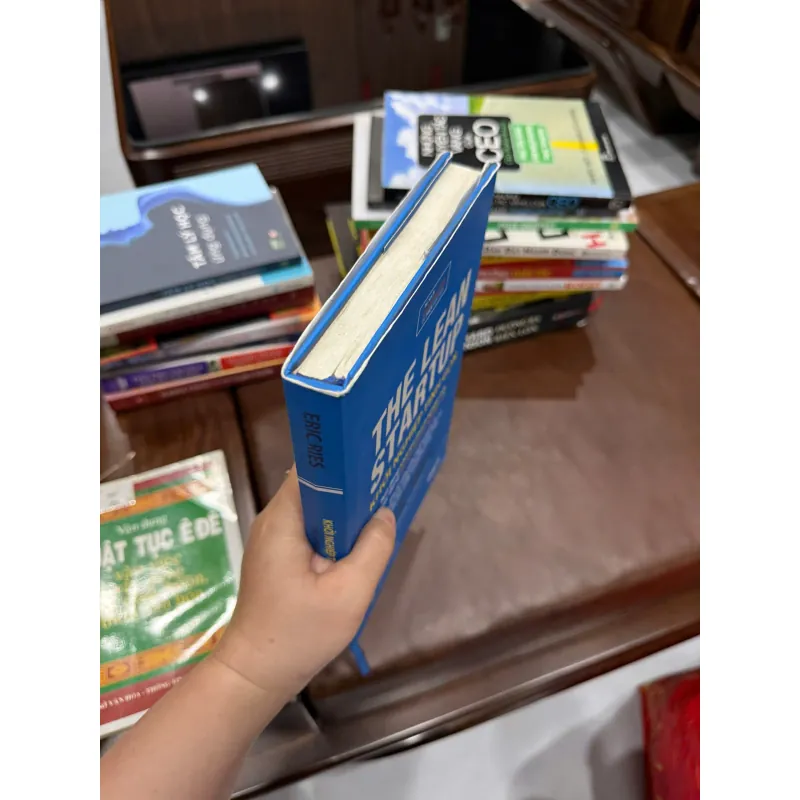 THE LEAN STARTUP – KHỞI NGHIỆP TINH GỌN (Eric Ries) - K4 1022635