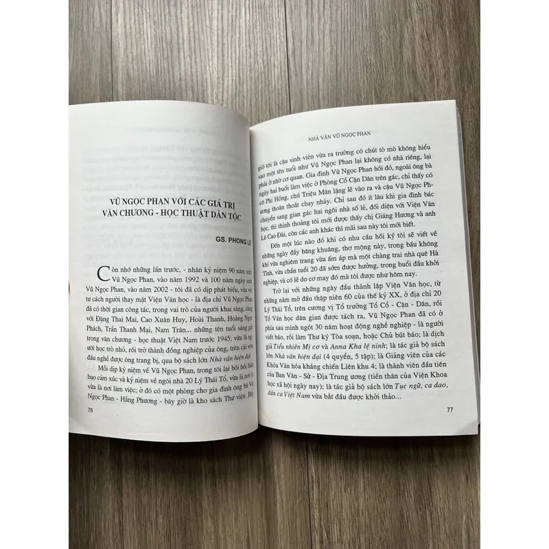 Nhà văn Vũ Ngọc Phan (sách kỷ niệm 105 năm ngày sinh) kèm chữ ký tặng 719232