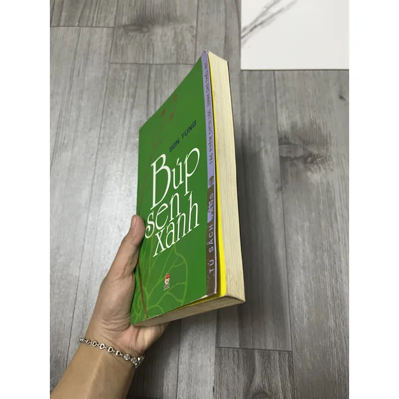 Búp sen xanh. 6a4 737093