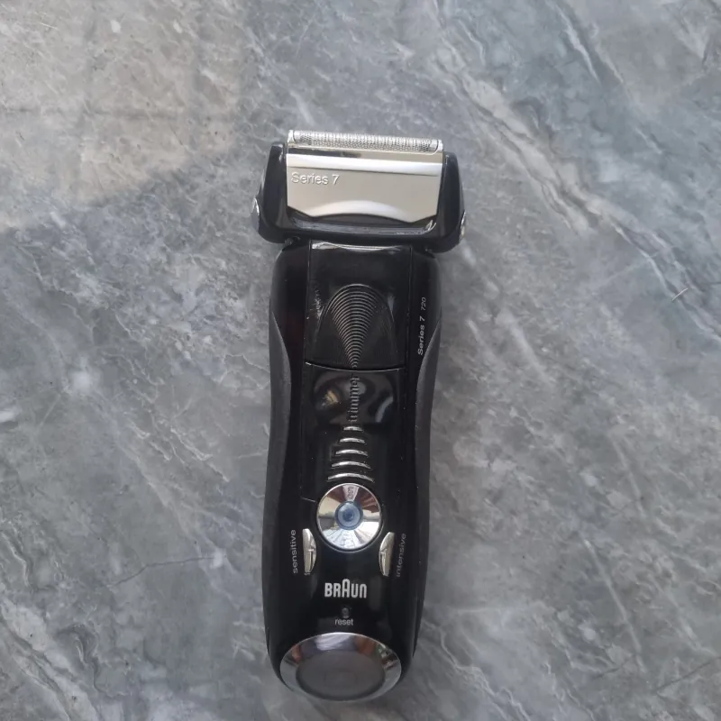 Máy cạo râu Braun sirees 7 790983