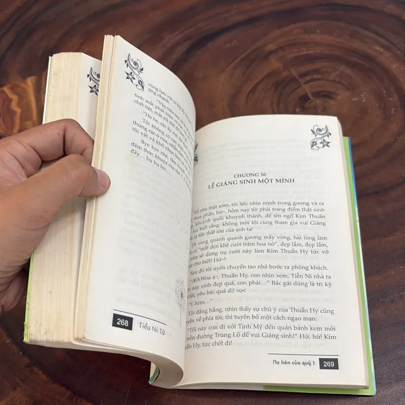 II Văn Học: Nụ Hôn Của Quỷ (Tập 1) - Tiểu Ni Tử - 2011 1008462