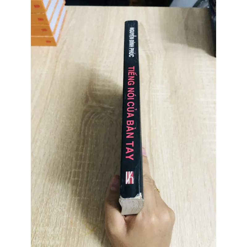 TIẾNG NÓI CỦA BÀN TAY – SÁCH NGHIÊN CỨU 925817