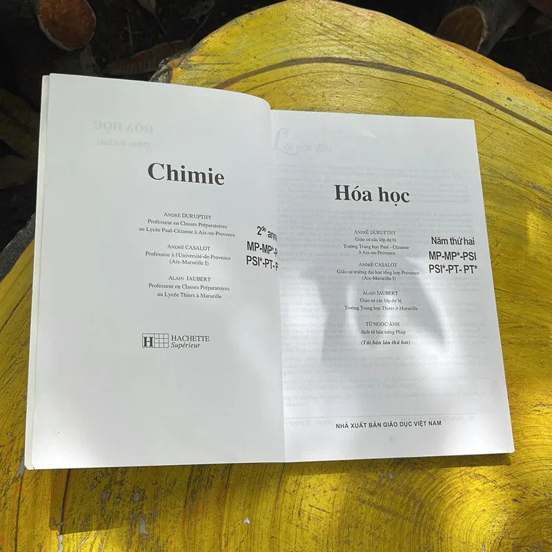 HOÁ HỌC NĂM THỨ NHẤT & NĂM THỨ GAI 734251