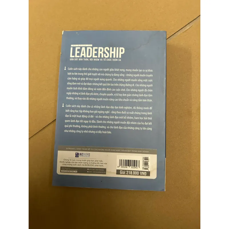 Leadership dẫn dắt bản thân đội nhóm và tổ chức vươn xa (sách dính nước) 569141