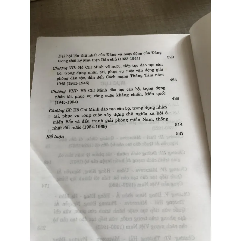 Hồ Chí Minh - đào tạo cán bộ và trọng dụng nhân tài 782187