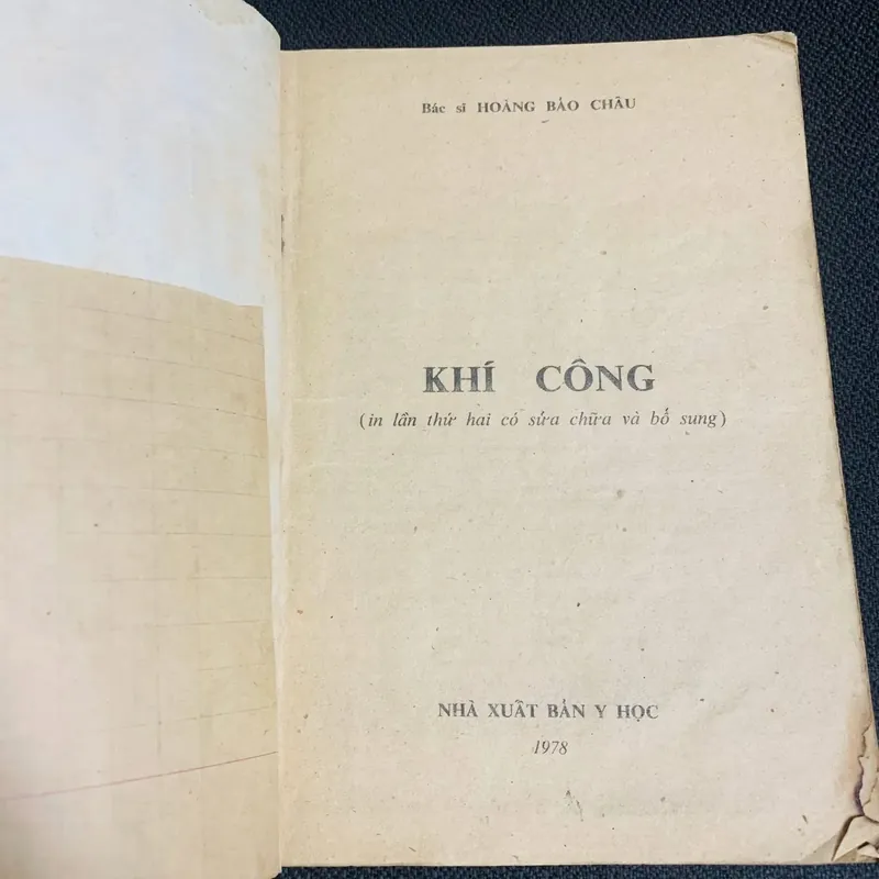 KHÍ CÔNG 1978 - BS HOÀNG BẢO CHÂU 571902
