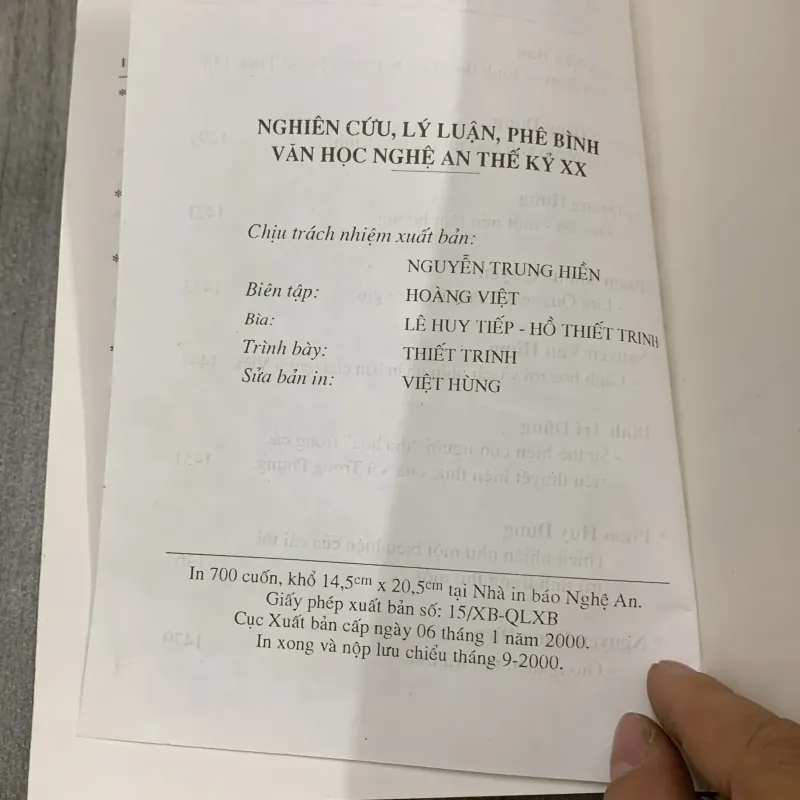 Nghiên cứu lý luận phê bình văn học nghệ an thế kỷ xx. 10b2 1026328