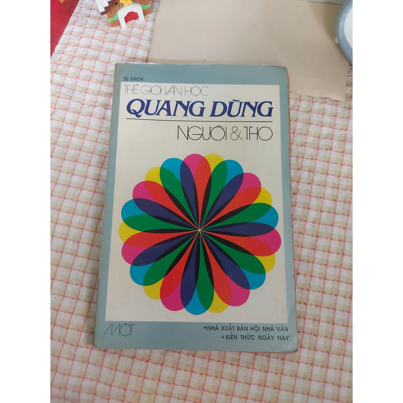 QUANG DŨNG - NGƯỜI & THƠ 471385
