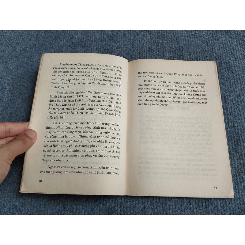 ĐỜI SỐNG TRONG TỬ CẤM THÀNH 551709