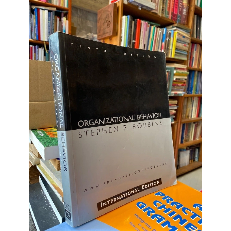 Organizational Behavior - Stephen P. Robbins 735848