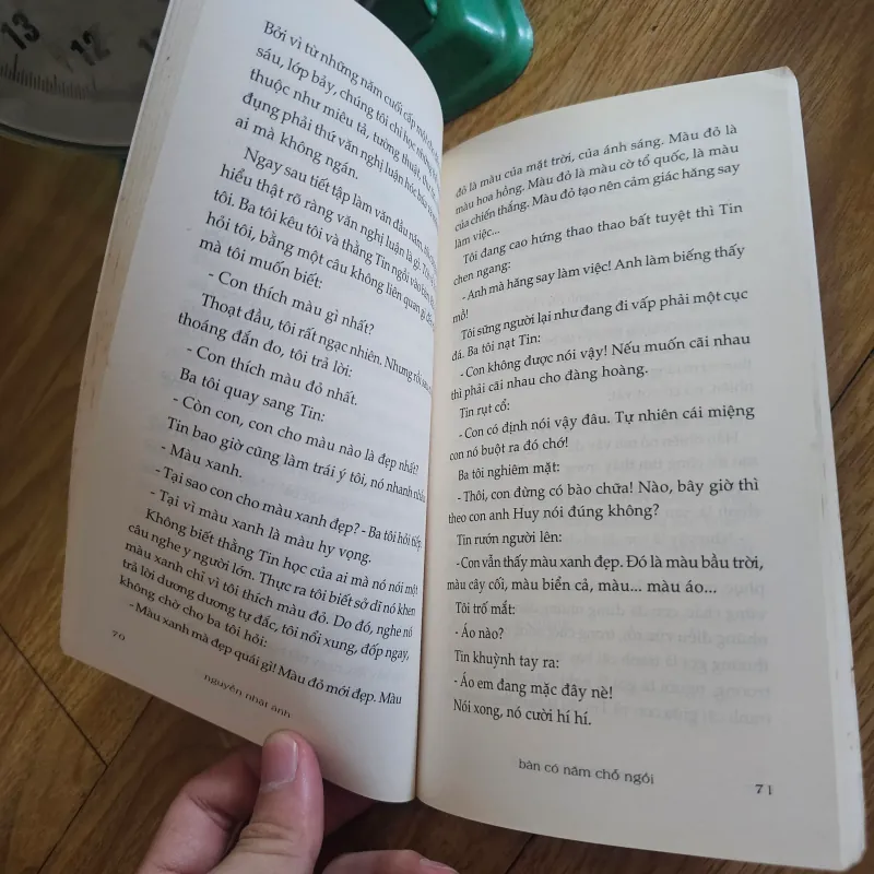 Bàn có năm chỗ ngồi
 757610