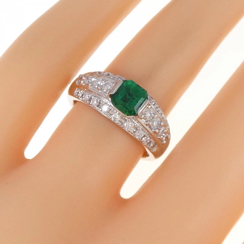 Nhẫn Emerald 0.74CT 672395