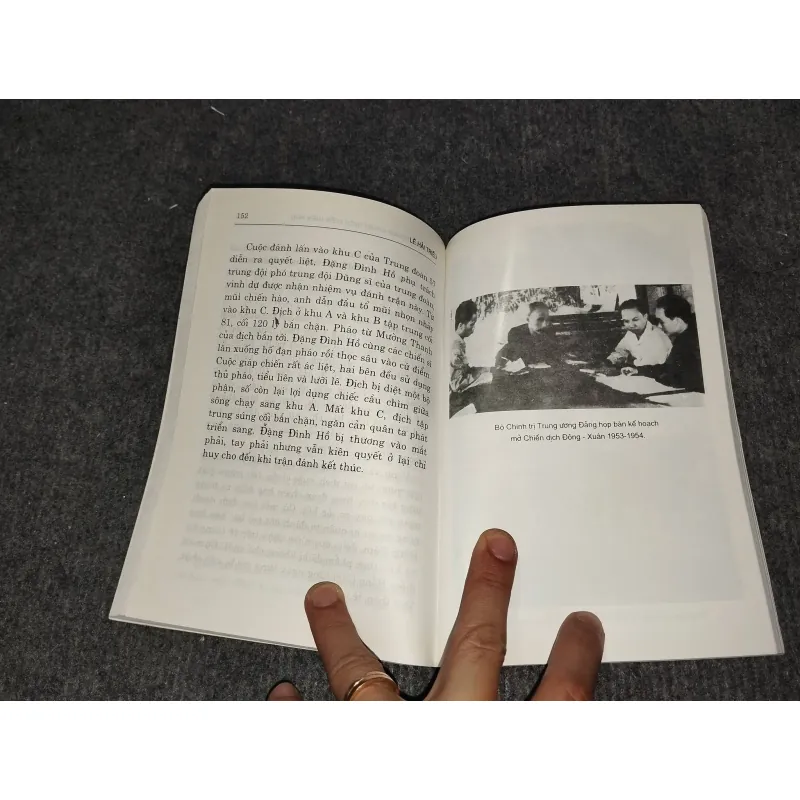 ANH HÙNG TRONG CHIẾN DỊCH ĐIỆN BIÊN PHỦ - LÊ HẢI TRIỀU 991138