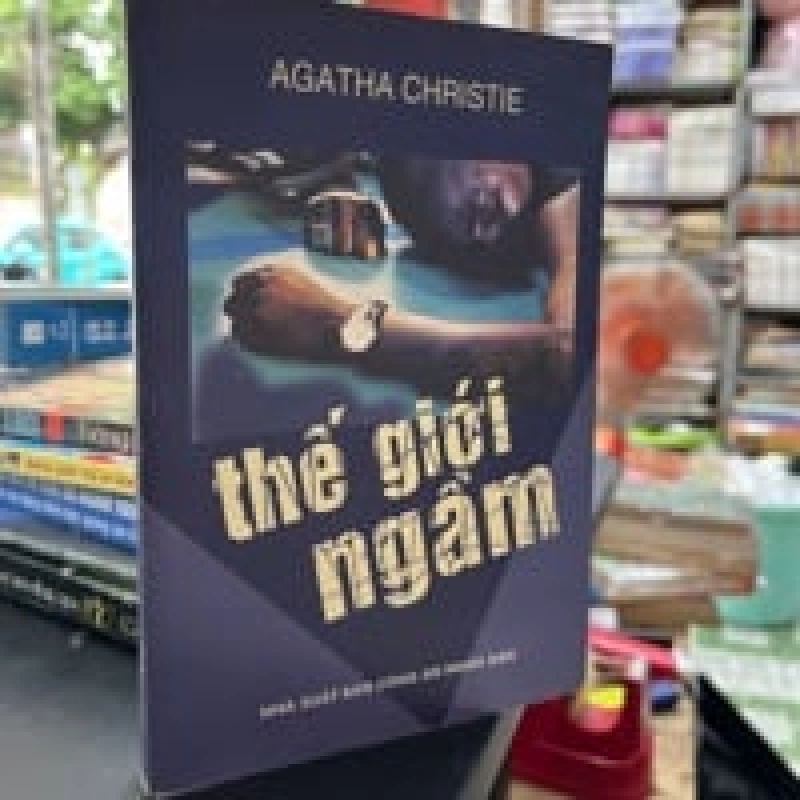 Thế Giới Ngầm - Agatha Christine 449002