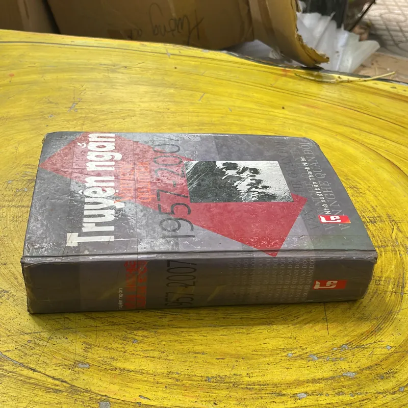 TRUYỆN NGẮN VĂN NGHỆ QUÂN ĐỘI 1957-2007 bìa cứng 792942