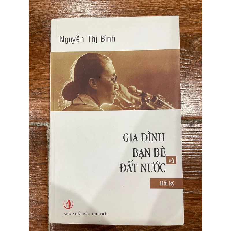 Gia đình bạn bè và đất nước - Nguyễn Thị Bình (k1) 458244