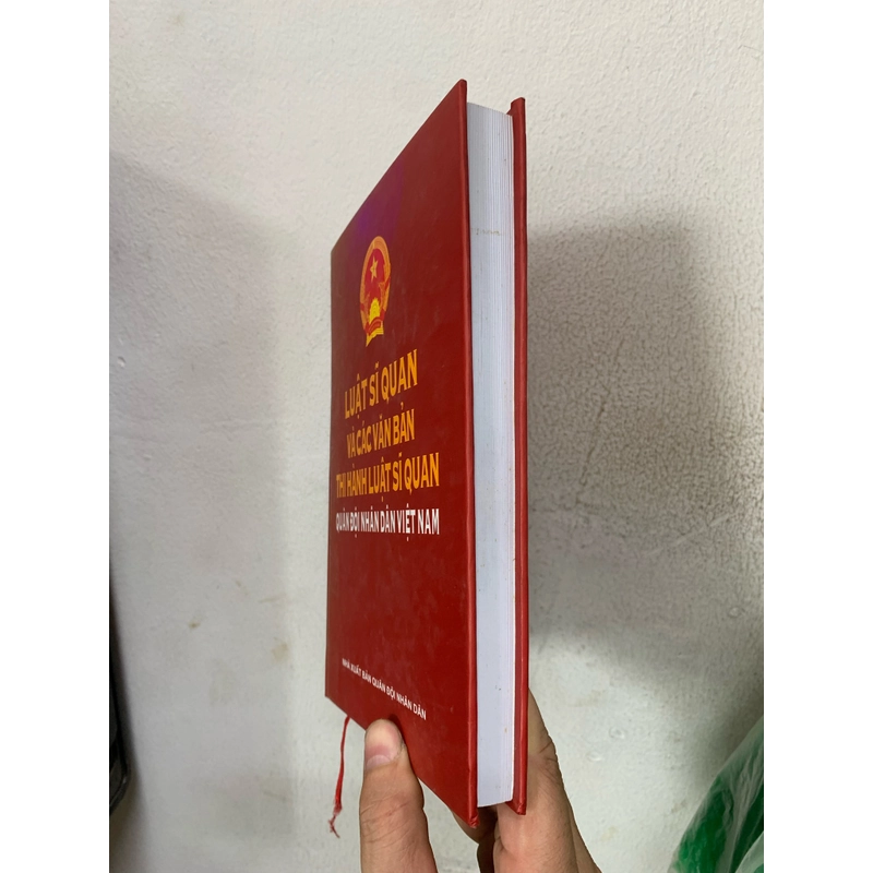Luật sĩ quan và các văn bản thi hành luật sĩ quan. 999 460727