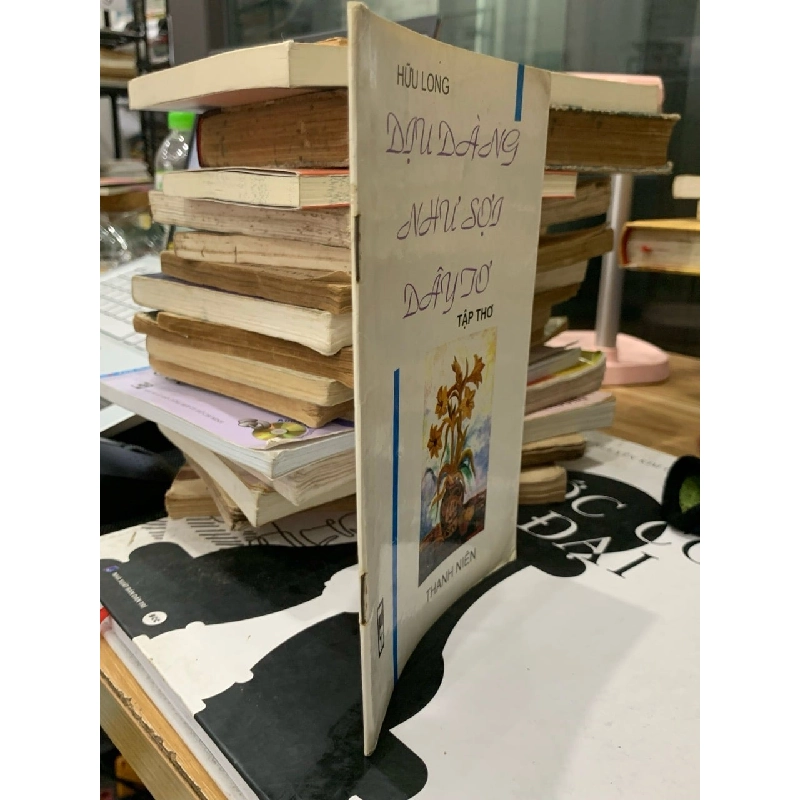 Tuyển Tập Thơ Dịu Dàng Như Sợi Dây Tơ của Tác Giả Hữu Long 779549