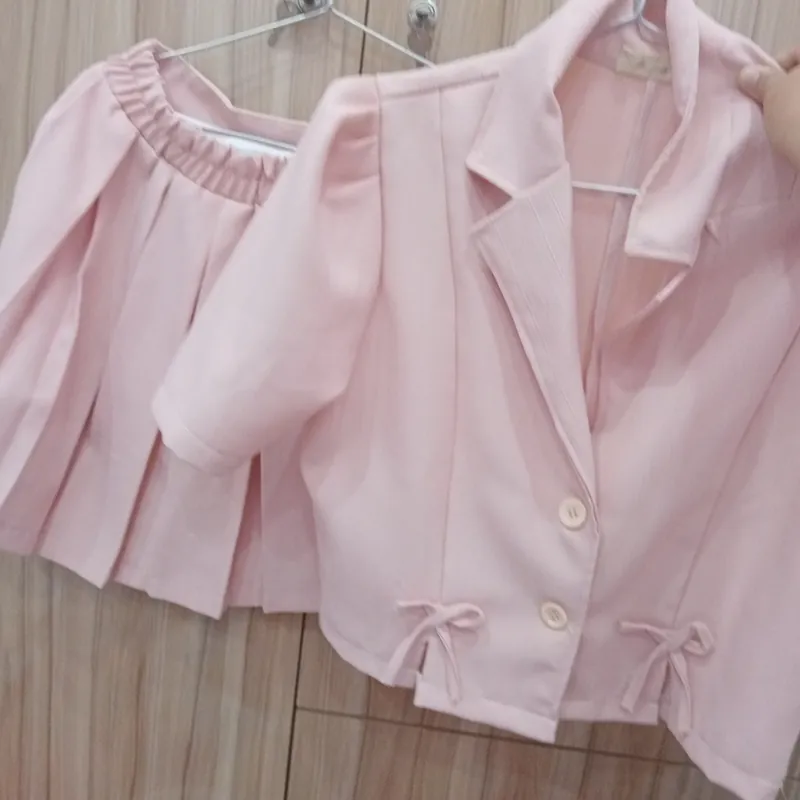 Set chân áo với chân váy  722385