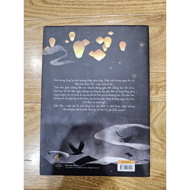 Bóng trăng trắng ngà
 709190