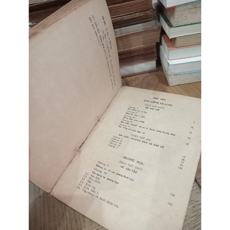 Bài tập vật lý lớp mười hai 780738