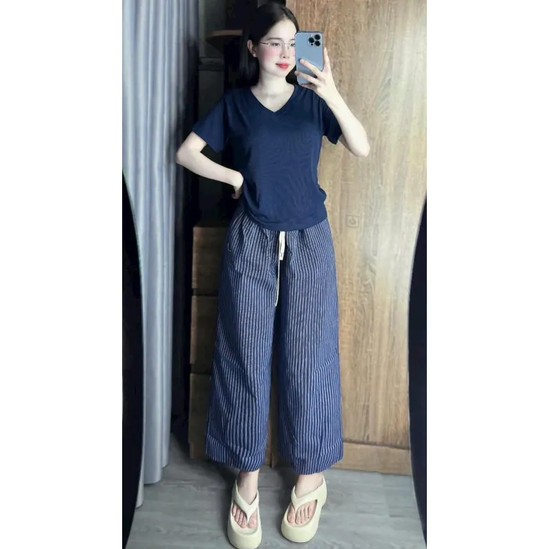 Bộ nữ gồm áo thun và quần suông  928767