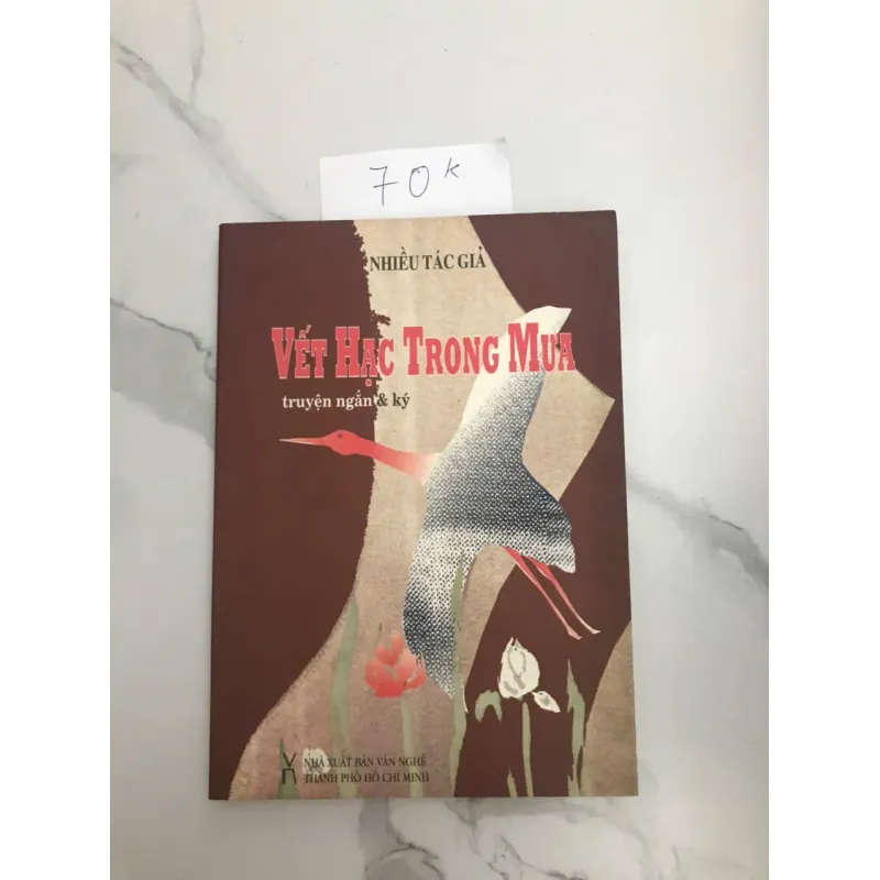 VẾT HẠC TRONG MƯA (truyện ngắn & ký) - NHIỀU TÁC GIẢ 607102