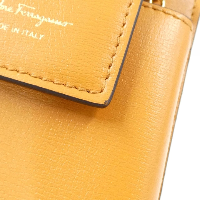 Salvatore Ferragamo 22 0381 Ốp điện thoại 628102