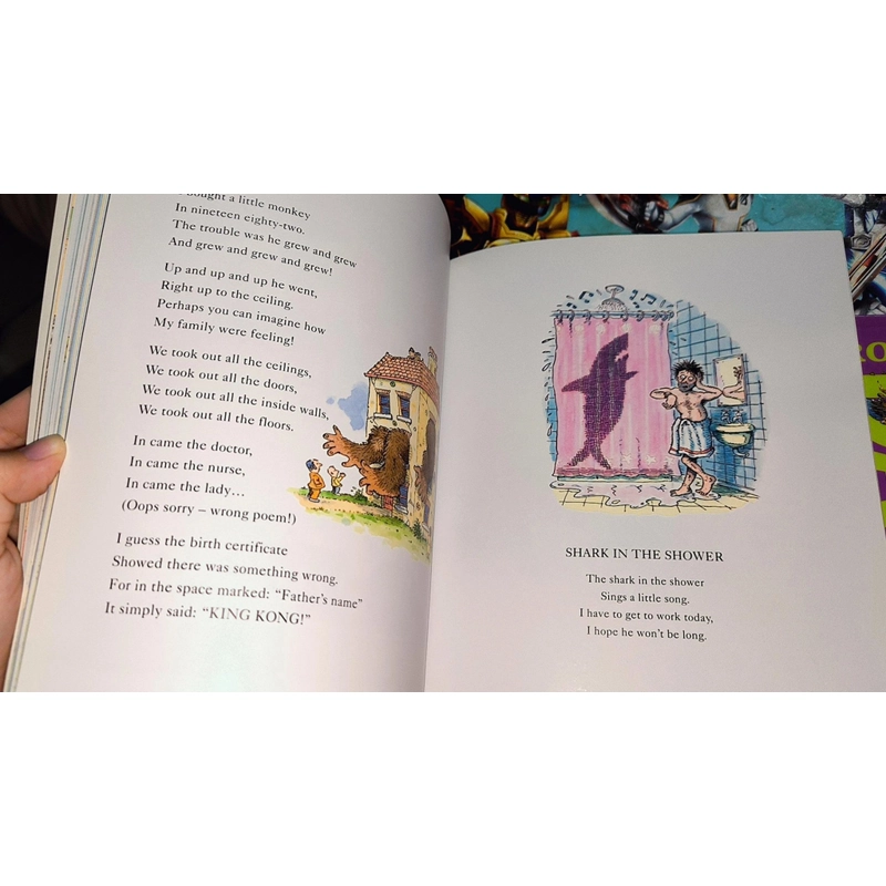 Tuyển tập thơ tiếng Anh cho bé trai - Making friends with Frankenstein (khổ lớn) 495388