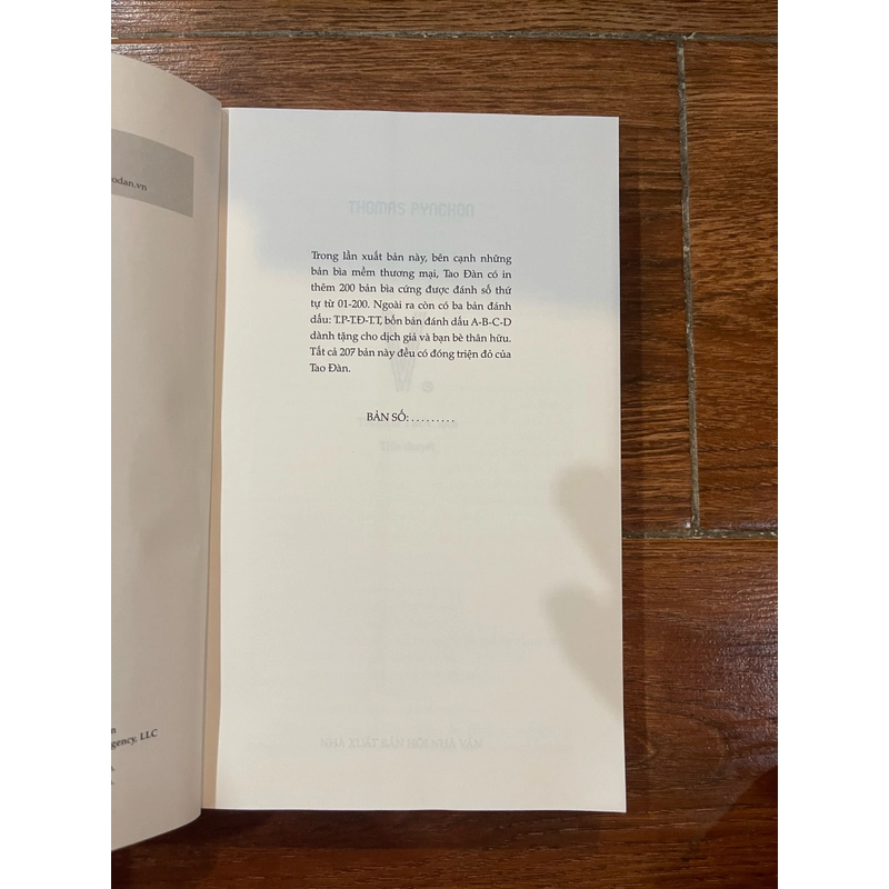 Tiểu thuyết V. – Thomas Pynchon (9) 455211