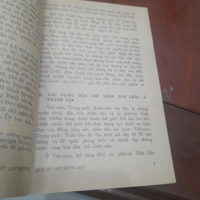 LỊCH SỬ LỚP 11 PHỔ THÔNG, tập II (in năm 1976) 519392