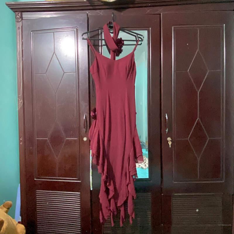 Đầm 2 dây đỏ đô kèm vòng cổ hoa, 90% size S/M 48-55kg 455704