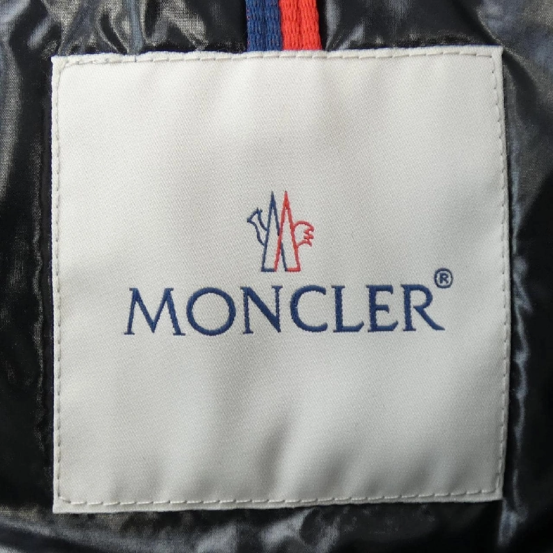 Áo khoác lông vũ MONCLER 639061