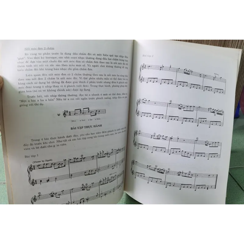 [Học đàn guitar căn bản] Tự học đàn guitar solo tập 2 - Frederick M. Noad  1021216