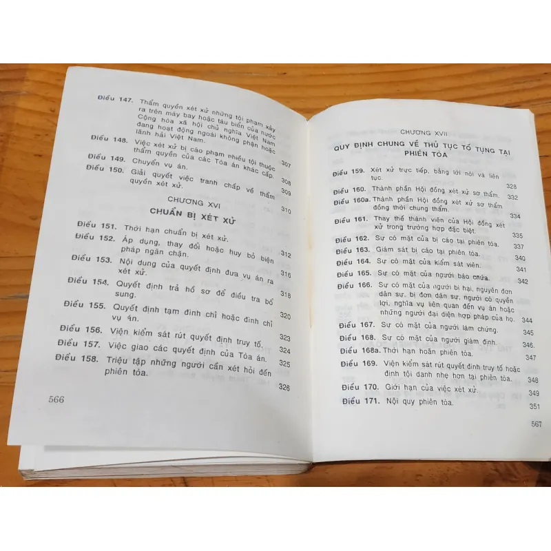 Bình luận khoa học: BỘ LUẬT TỐ TỤNG HÌNH SỰ (577 trang) 791936