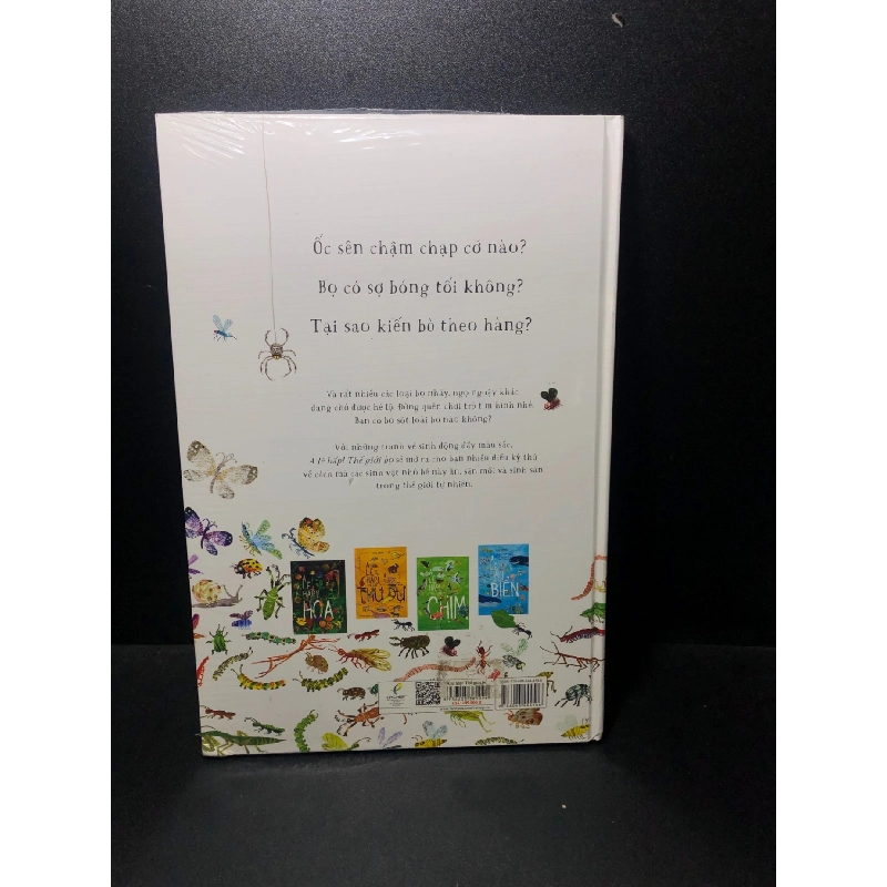 A lê hấp! Thế giới bọ (Bìa cứng) Yuval Zommer mới 100% nguyên seal HCM0611 912671