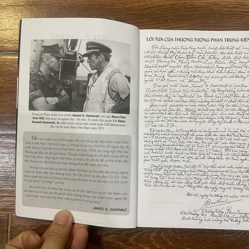 Chân Trần Chí Thép - Jammes G. Zumwalt (9) 989825