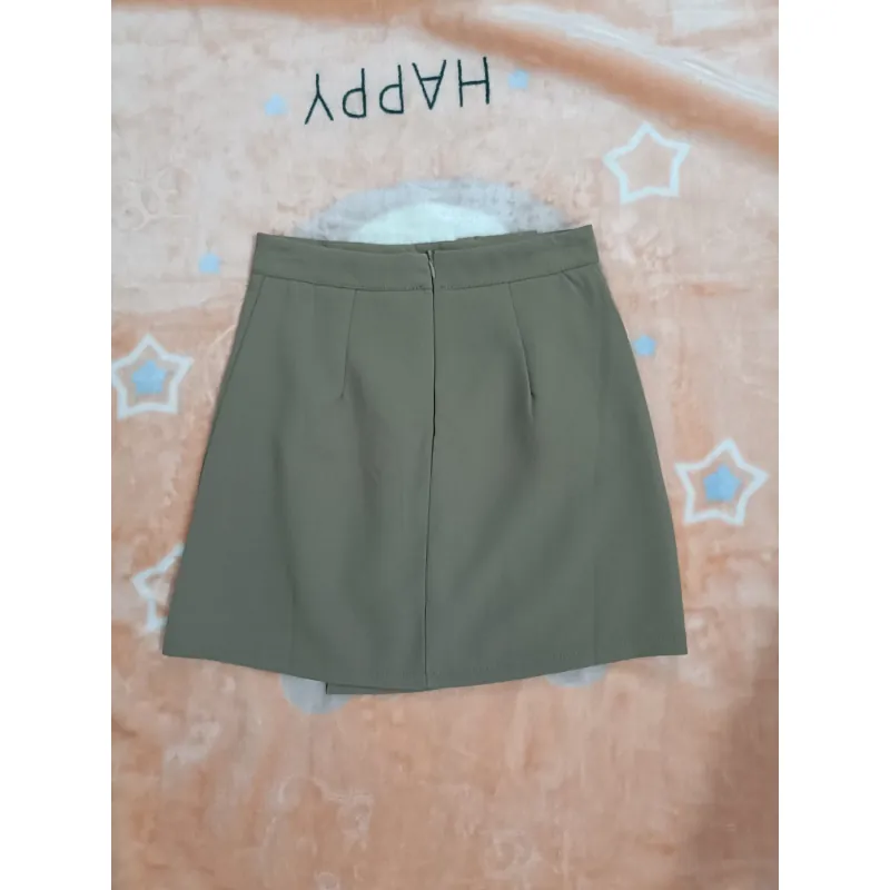 Chân váy chữ A màu xanh rêu size S. 1005929