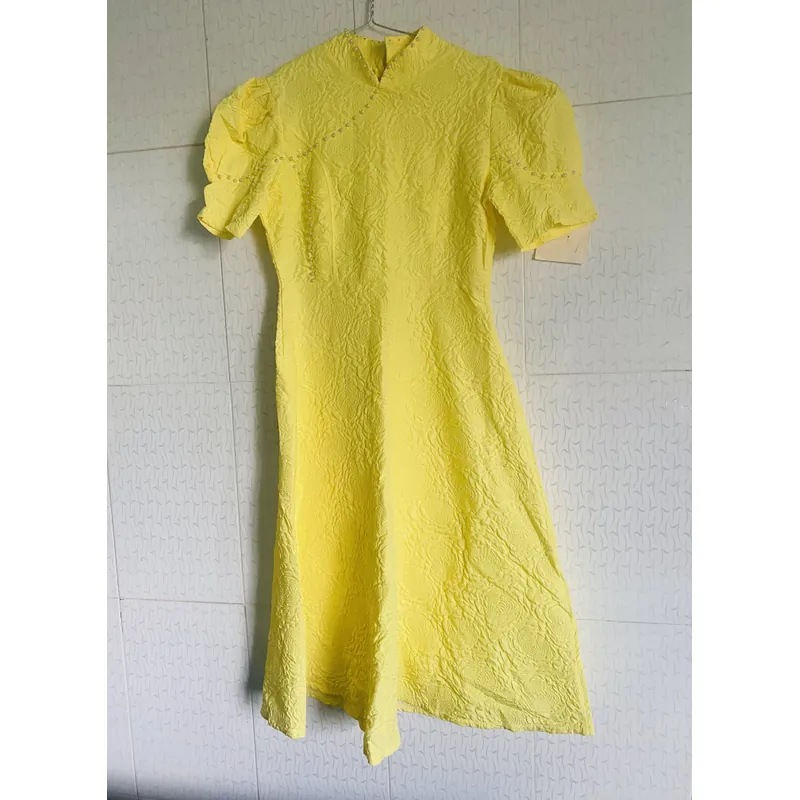 Đầm vàng cổ kính sang xinh 594574