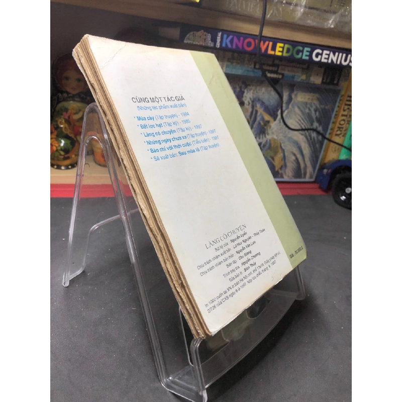 Làng có chuyện 1997 mới 60% ố bẩn Nguyễn Uyển HPB0906 SÁCH VĂN HỌC 915485