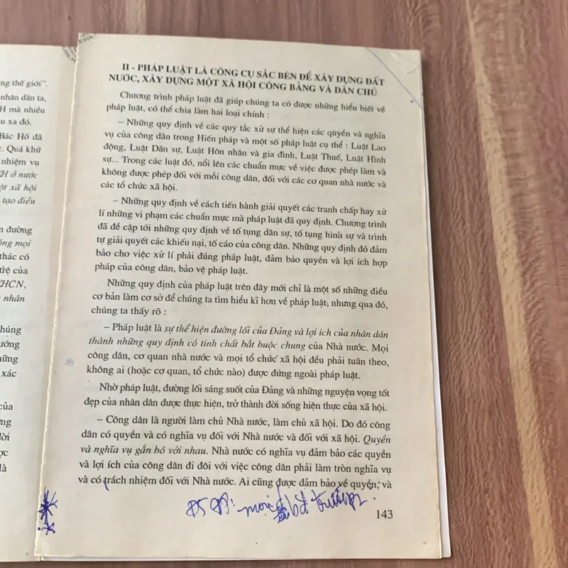 Giáo dục công dân 12, sách giáo khoa  674631