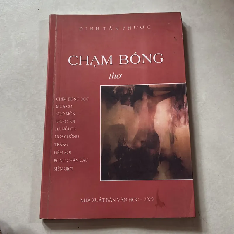 (Có chữ ký tác giả) Chạm bóng - Đinh Tấn Phước 738514